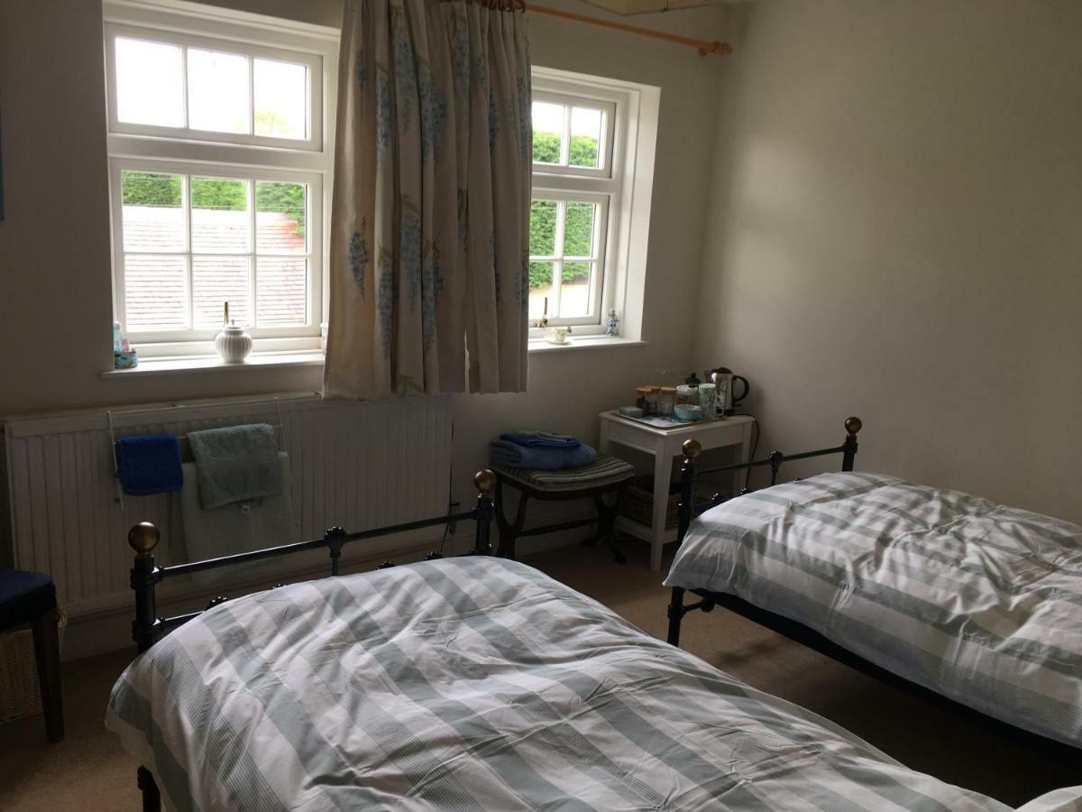 Kineton  Lockwood House Bed & Breakfast エクステリア 写真