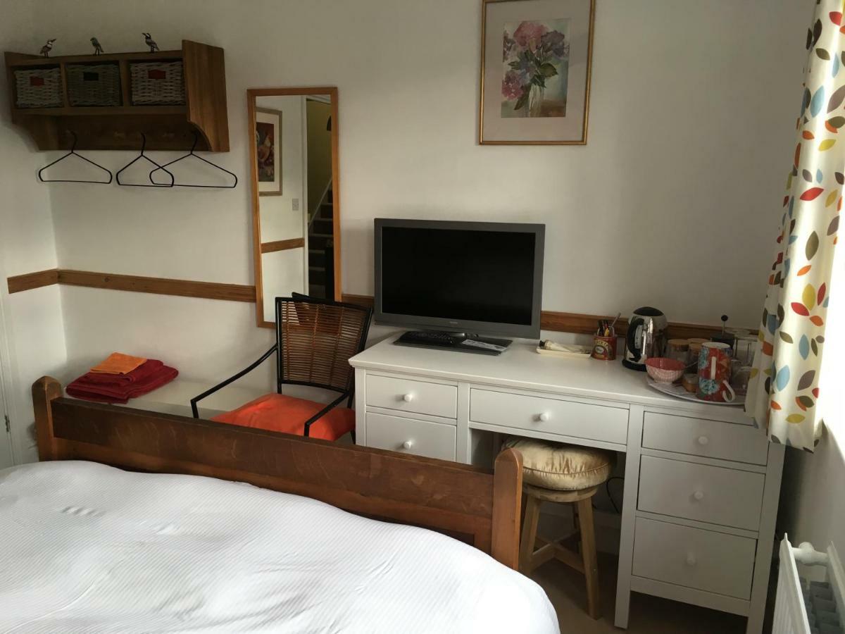 Kineton  Lockwood House Bed & Breakfast エクステリア 写真
